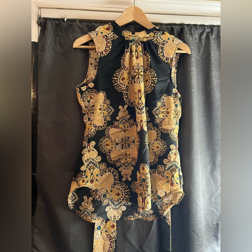 Stylish sleeveless top